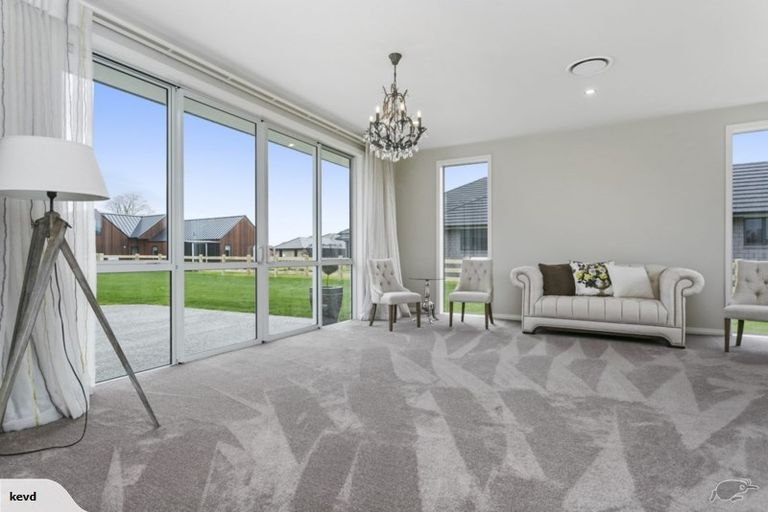 Photo of property in 129 Saint Kilda Road, Cambridge, 3434