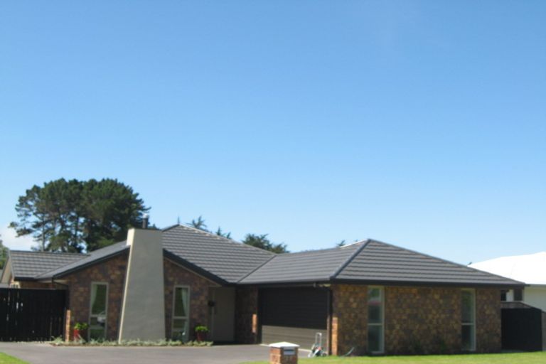 Photo of property in 27 Pentonville Close, Westmorland, Christchurch, 8025