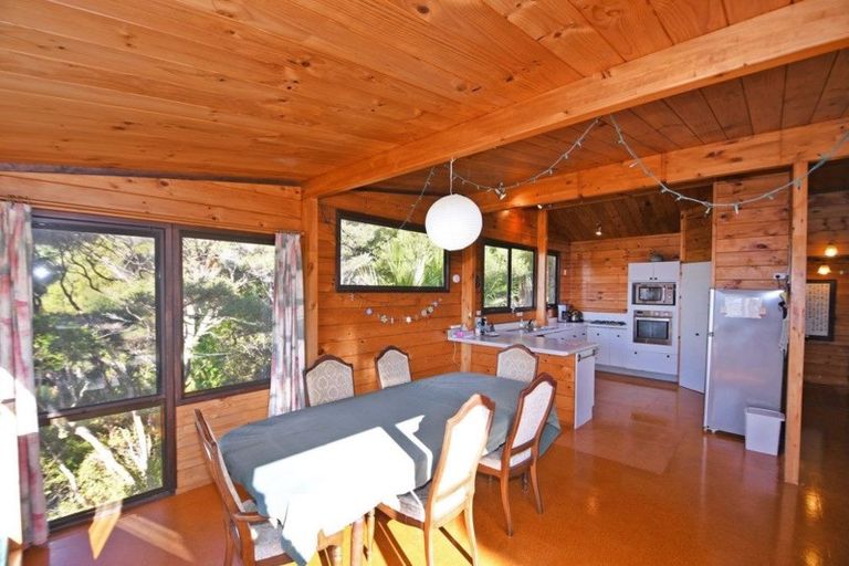 Photo of property in 103 Leigh Road, Leigh, 0985