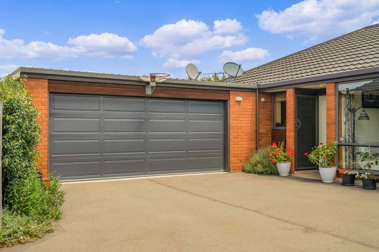 Photo of property in 2/82 Middleton Road, Upper Riccarton, Christchurch, 8041