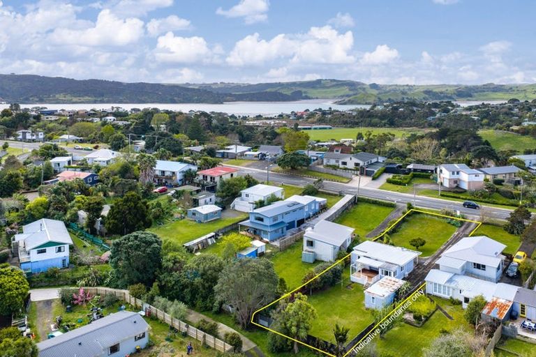 Photo of property in 17 Main Road, Raglan, 3225