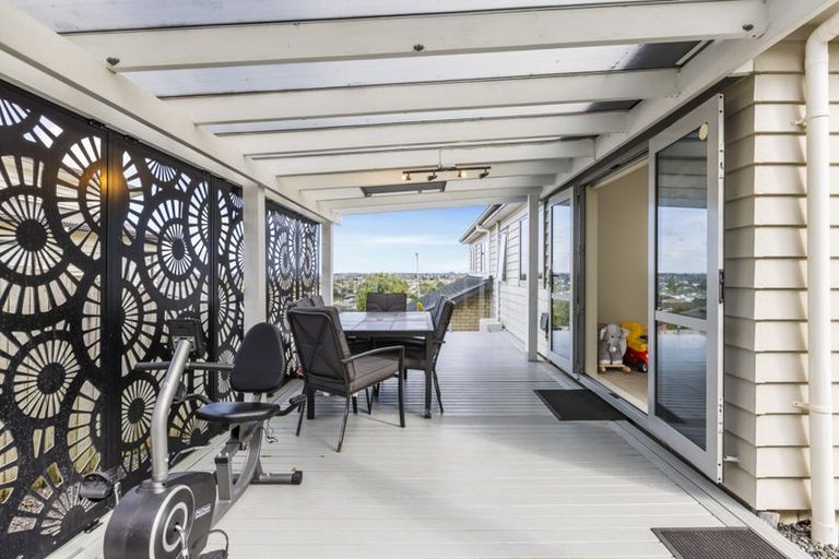 Photo of property in 134 Keri Vista Rise, Papakura, 2110