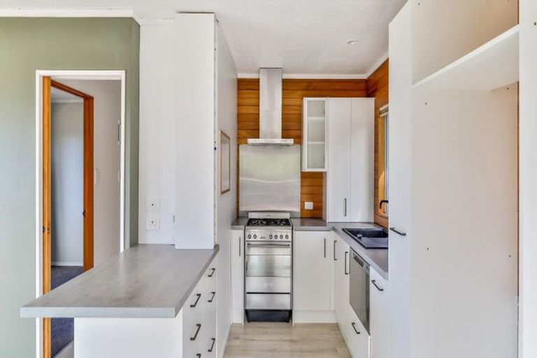 Photo of property in 2/633 Glenfield Road, Totara Vale, Auckland, 0629