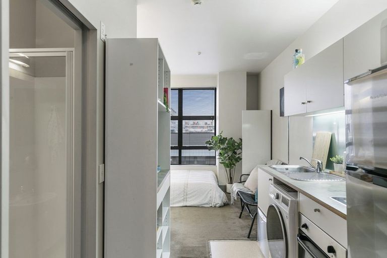 Photo of property in Urbane Apartments, 12/29 Webb Street, Mount Cook, Wellington, 6011