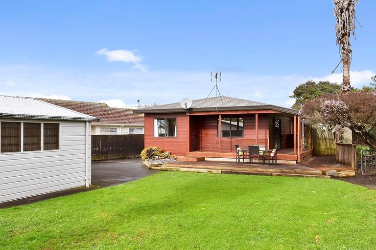 Photo of property in 7 Bill Phillip Place, Clendon Park, Auckland, 2103