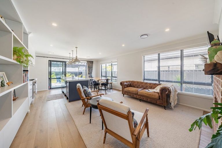 Photo of property in 21 Cynisca Crescent, Wallaceville, Upper Hutt, 5018