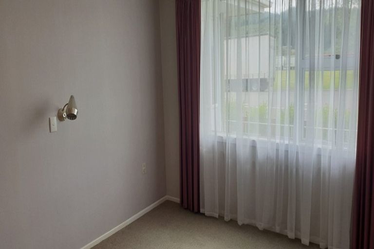 Photo of property in 18b Nelson Square, Picton, 7220