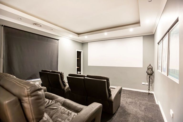 Photo of property in 32 Pacific View, Whitby, Porirua, 5024