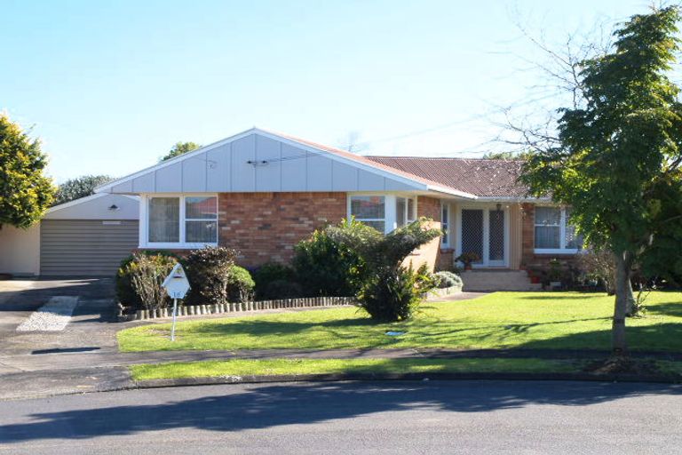 Photo of property in 16 Dreifuss Place, Mangere East, Auckland, 2024