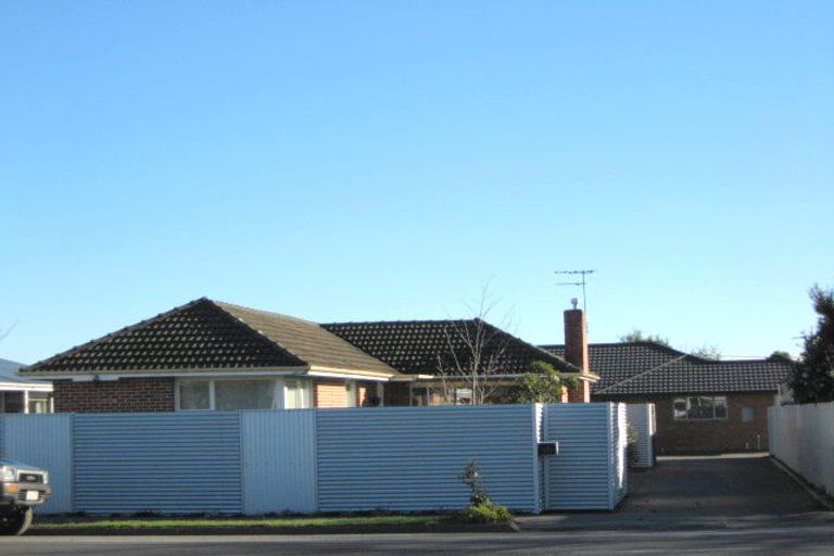Photo of property in 375 Main North Road, Redwood, Christchurch, 8051