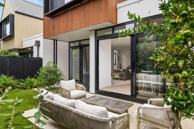 Photo of property in 10 Nevill Road, Hobsonville, Auckland, 0616