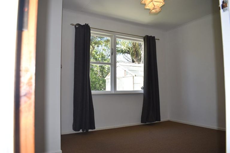 Photo of property in 25 Amundsen Grove, Stokes Valley, Lower Hutt, 5019