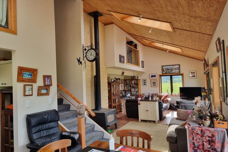 Photo of property in 72 Hotham Street, Murchison, 7007