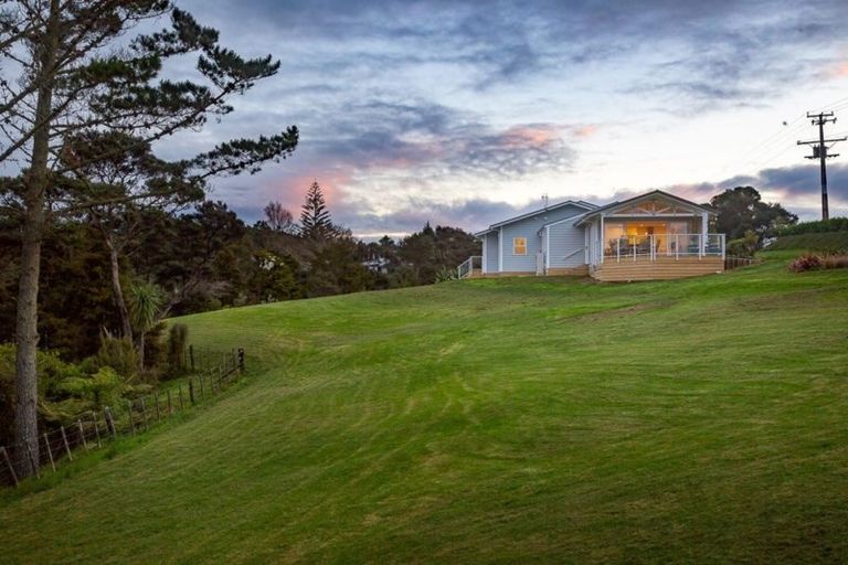 Photo of property in 180 Taylor Road, Waimauku, 0882