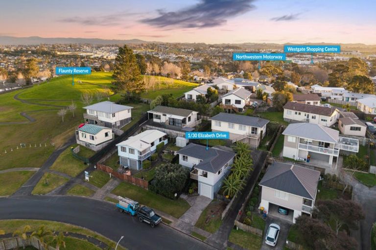 Photo of property in 1/30 Elizabeth Drive, West Harbour, Auckland, 0618