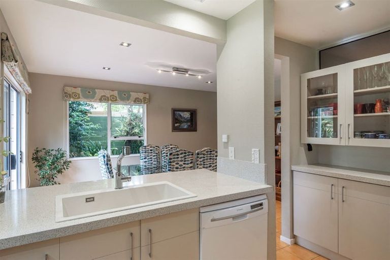 Photo of property in 3 Augusta Place, Forrest Hill, Auckland, 0620