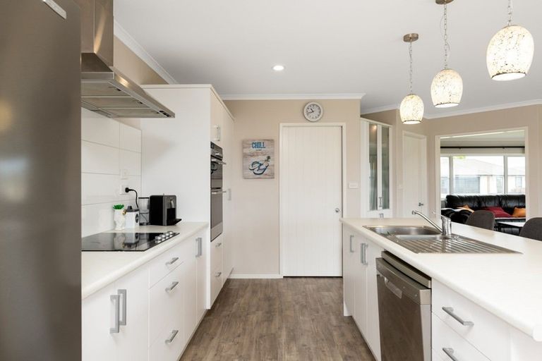 Photo of property in 22 Kapuka Street, Papamoa Beach, Papamoa, 3118