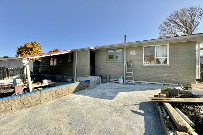 Photo of property in 102 Champion Street, Cannons Creek, Porirua, 5024