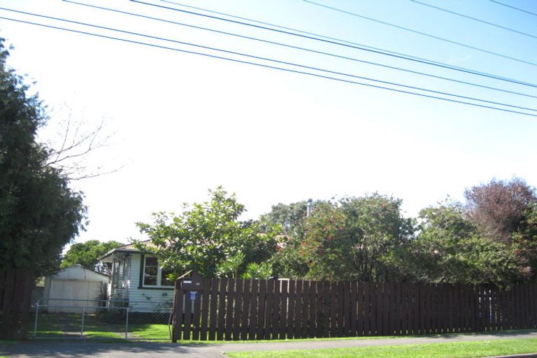 Photo of property in 19 Queens Road, Glen Avon, New Plymouth, 4312