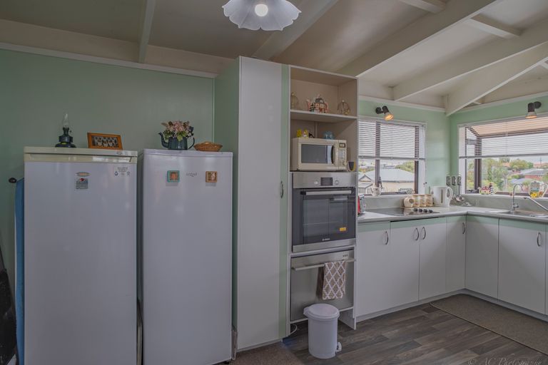 Photo of property in 76 Arthur Street, Seaview, Timaru, 7910