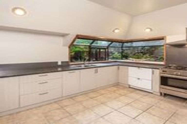 Photo of property in 33 O'connor Place, Burnside, Christchurch, 8053