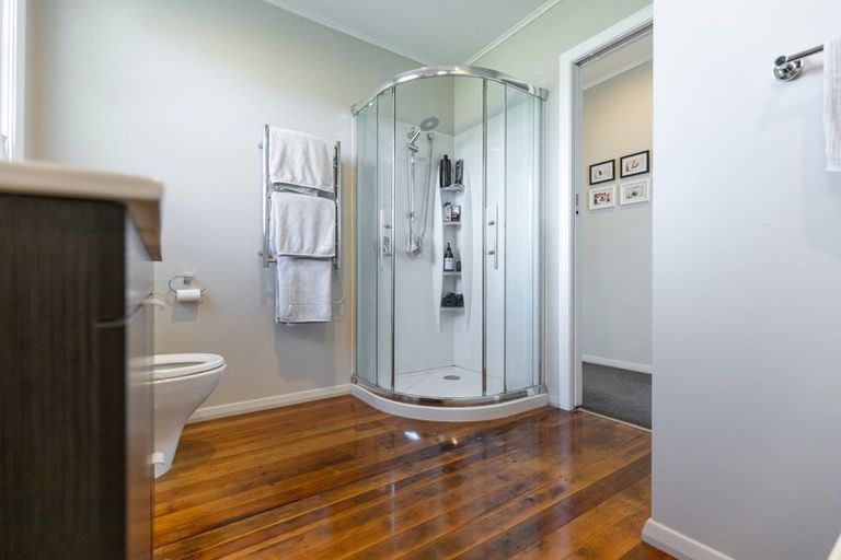 Photo of property in 4 Greenock Place, Awapuni, Palmerston North, 4412