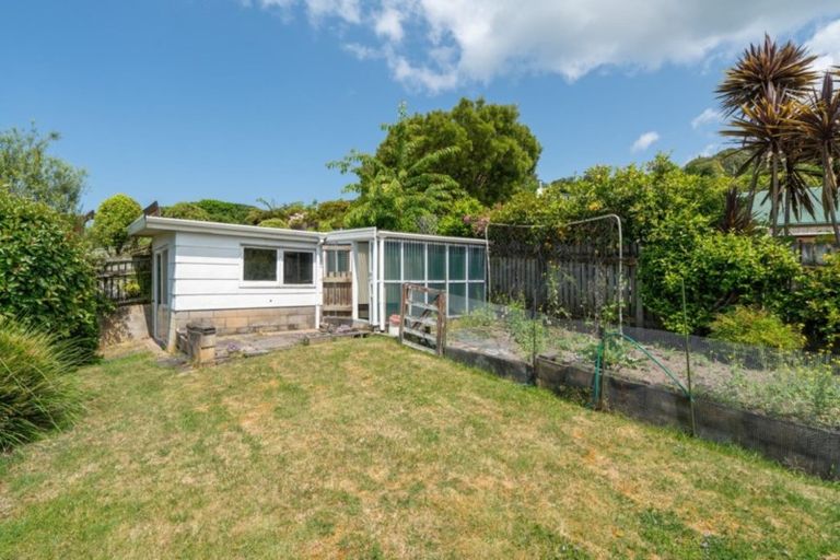 Photo of property in 16 Wakeman Road, Acacia Bay, Taupo, 3330