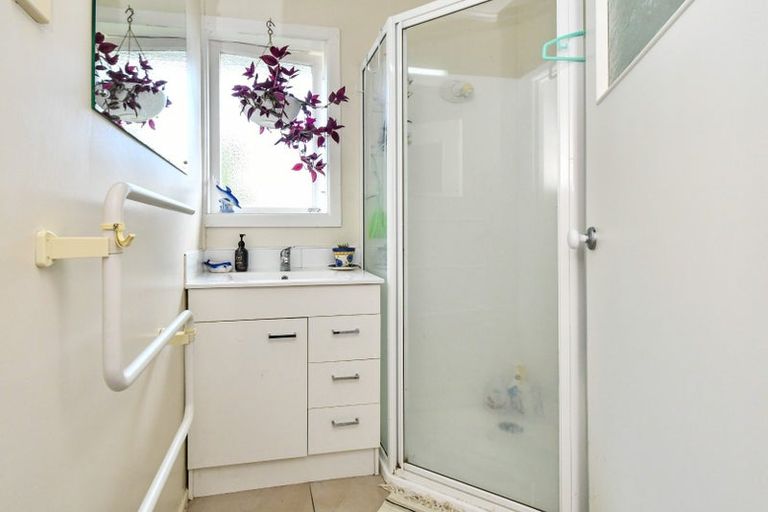 Photo of property in 11 Awatere Street, Clover Park, Auckland, 2023