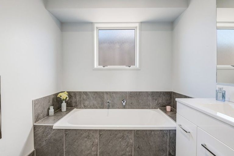 Photo of property in 24 Minerva Avenue, Helensville, 0800