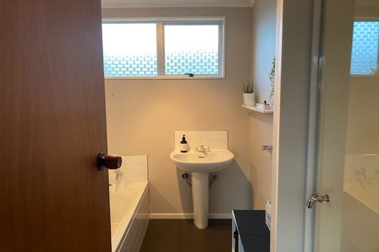 Photo of property in 15 Palliser Place, Milson, Palmerston North, 4414