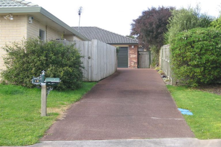 Photo of property in 12 Monivea Place, East Tamaki Heights, Auckland, 2016