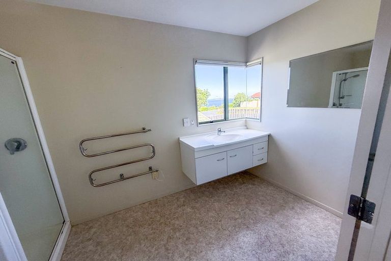 Photo of property in 8 Ngahere Views, Orewa, 0931