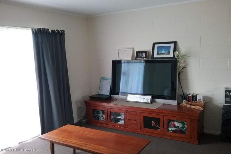 Photo of property in 2/11 Mataroa Road, Mount Wellington, Auckland, 1062