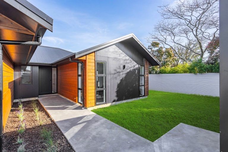 Photo of property in 7 Chisholm Place, Carterton, 5713