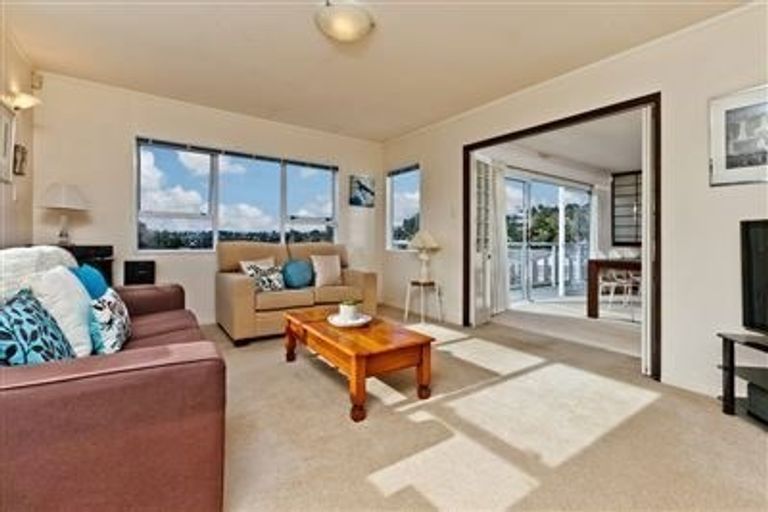 Photo of property in 94 Stapleford Crescent, Browns Bay, Auckland, 0630
