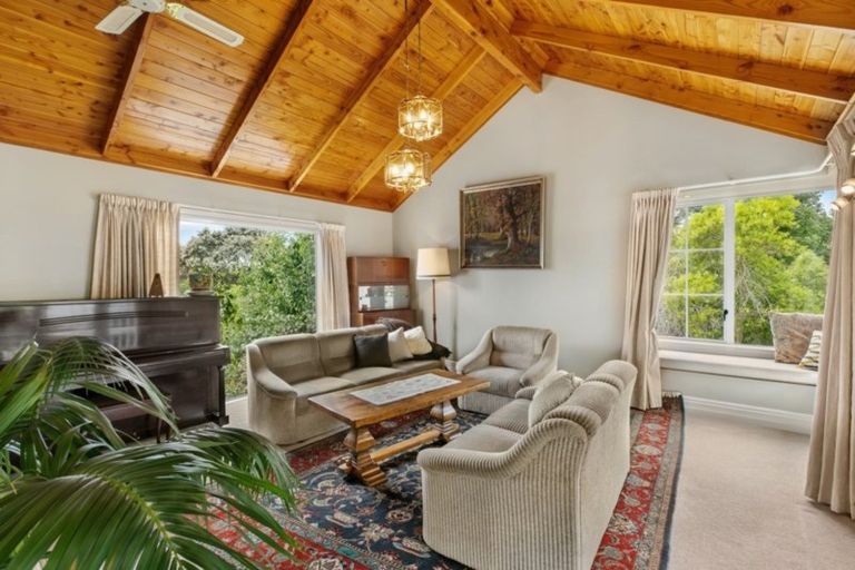 Photo of property in 207 Woodlands Park Road, Titirangi, Auckland, 0604