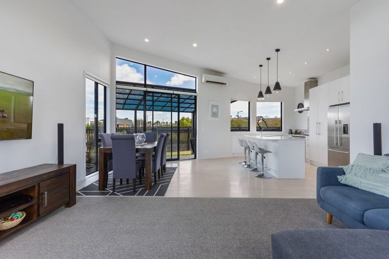 Photo of property in 1 Gallantry Crescent, Papakura, 2110