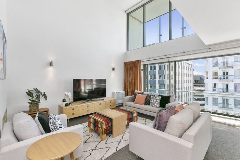 Photo of property in Montreaux Apartments, 10i/164 The Terrace, Wellington Central, Wellington, 6011