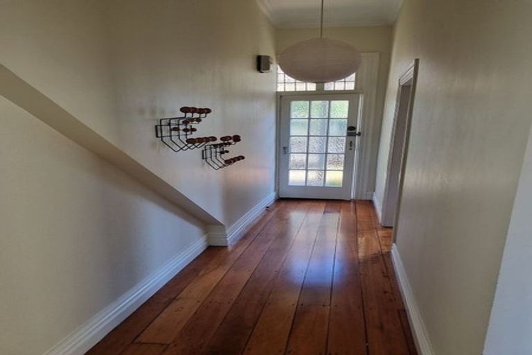 Photo of property in 35a Grant Road, Thorndon, Wellington, 6011