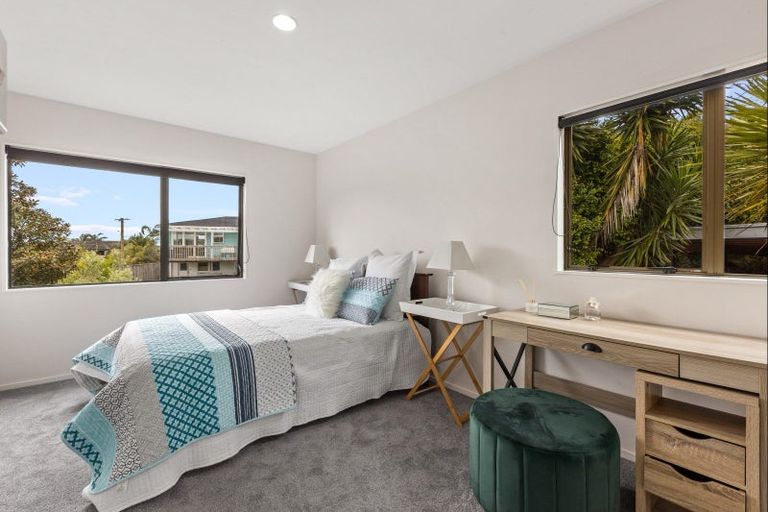 Photo of property in 1/92 Deep Creek Road, Torbay, Auckland, 0630