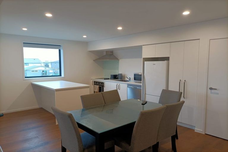 Photo of property in 5/45 Cessna Crescent, Mangere, Auckland, 2022