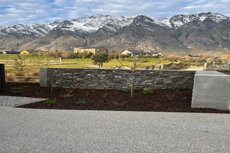 Photo of property in 2 Inder Street, Jacks Point, 9371