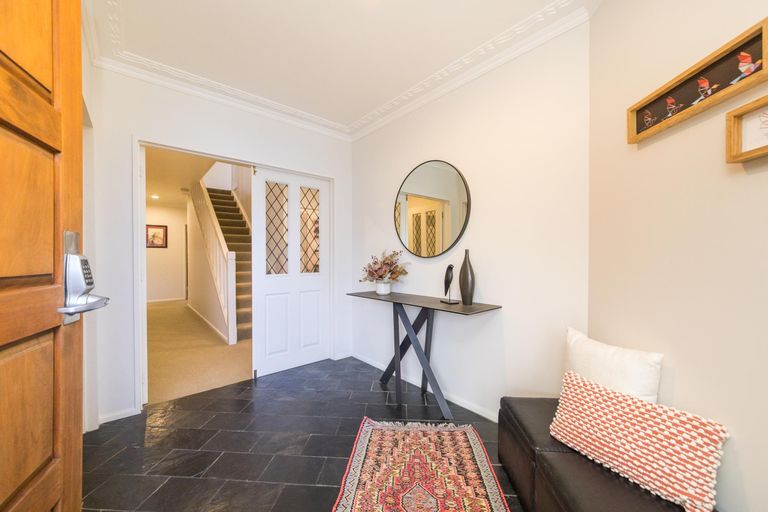 Photo of property in 15 Phoenix Avenue, Hokowhitu, Palmerston North, 4410