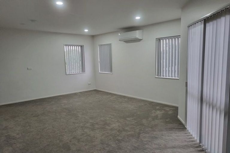 Photo of property in 63a Archibald Road, Kelston, Auckland, 0602