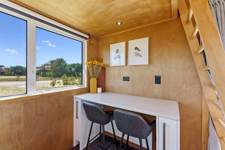 Photo of property in 47 Reay Mackay Grove, Waikawa Beach, Levin, 5573