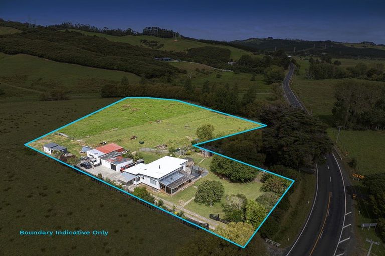 Photo of property in 2744 Kaipara Coast Highway, Glorit, Warkworth, 0984