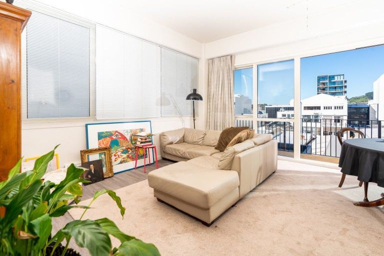 Photo of property in De Vere Apartments, 10/23 Tennyson Street, Te Aro, Wellington, 6011