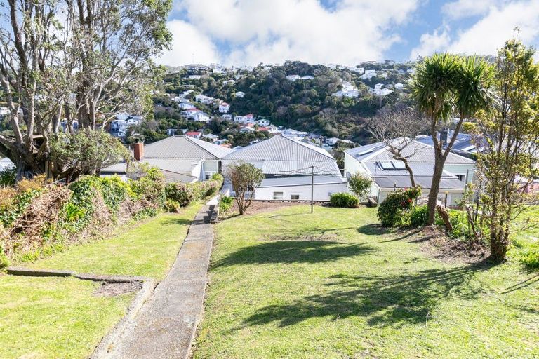 Photo of property in 49 Mckinley Crescent, Brooklyn, Wellington, 6021