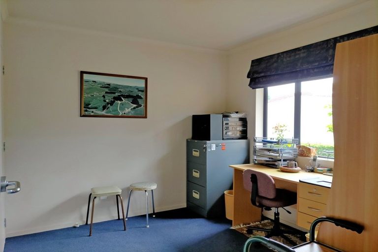 Photo of property in 15 Guinane Street, Dannevirke, 4930
