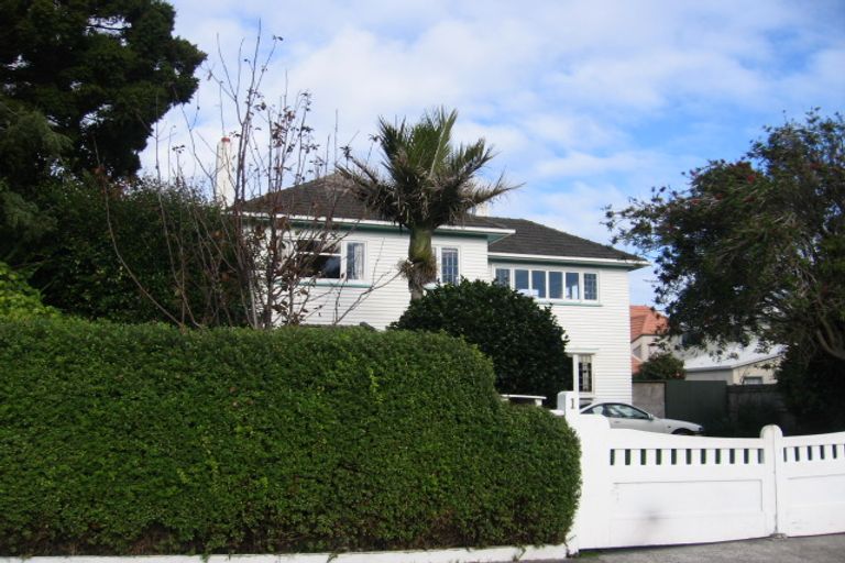 Photo of property in 1 Wai-iti Crescent, Woburn, Lower Hutt, 5010